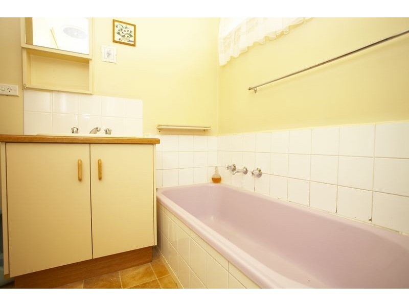 5 Drinkwater Crescent, Sunshine West VIC 3020