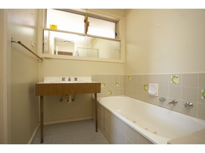 1 Lancaster Street, Sunshine North VIC 3020