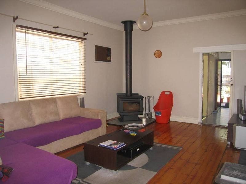 60 WILLIAMSTOWN ROAD, Kingsville VIC 3012