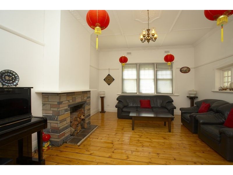 128 Derby Road, Sunshine VIC 3020