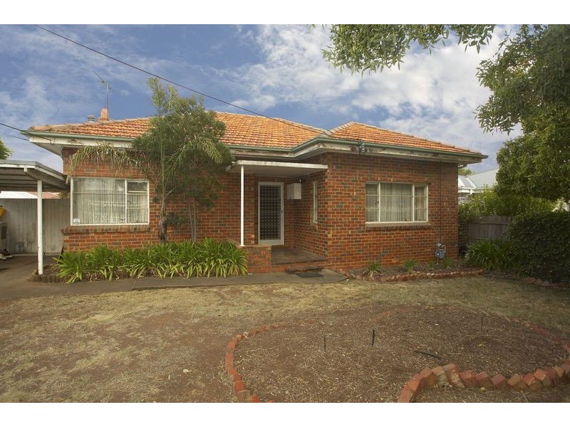 17 Cornwall Road, Sunshine VIC 3020
