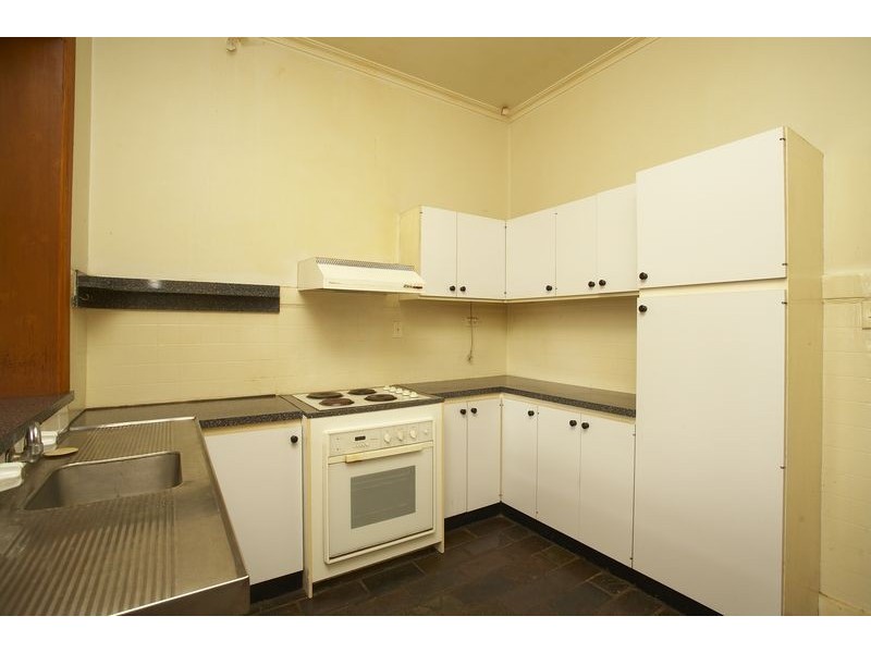 17 Cornwall Road, Sunshine VIC 3020