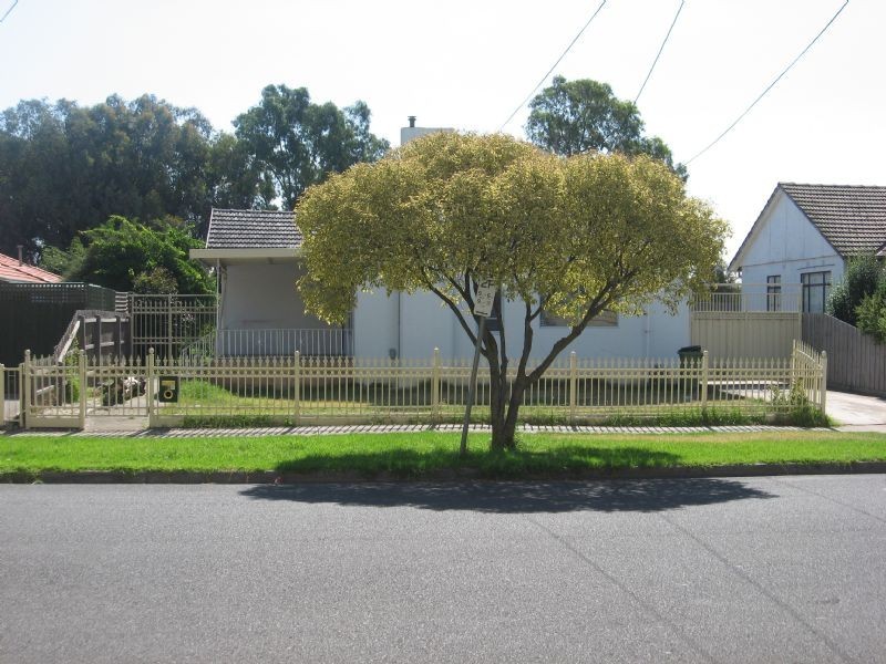 11 MELON STREET, Braybrook VIC 3019