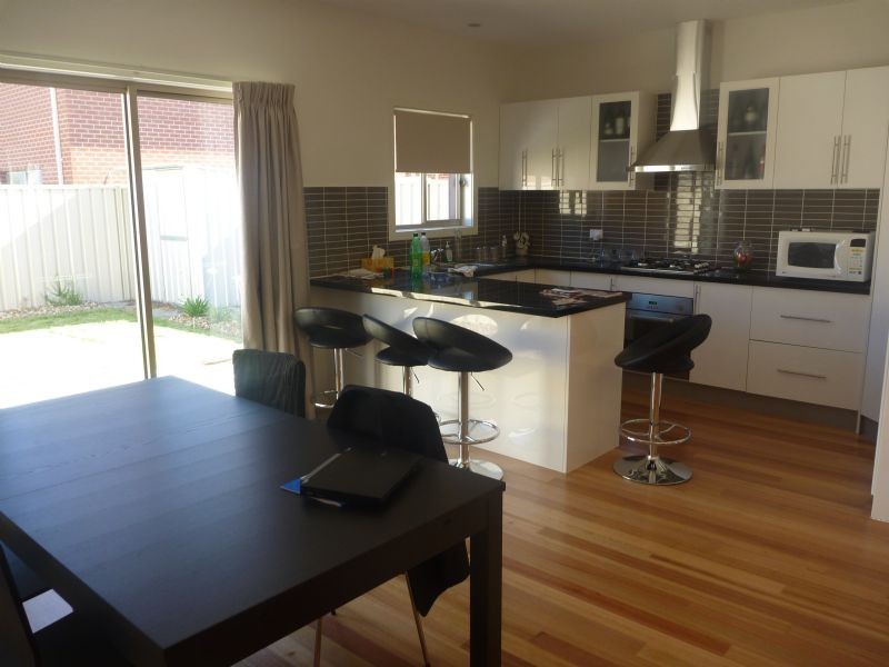 8 SUSAN STREET, Sunshine West VIC 3020