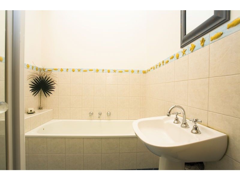14 Dowding Close, Fawkner VIC 3060