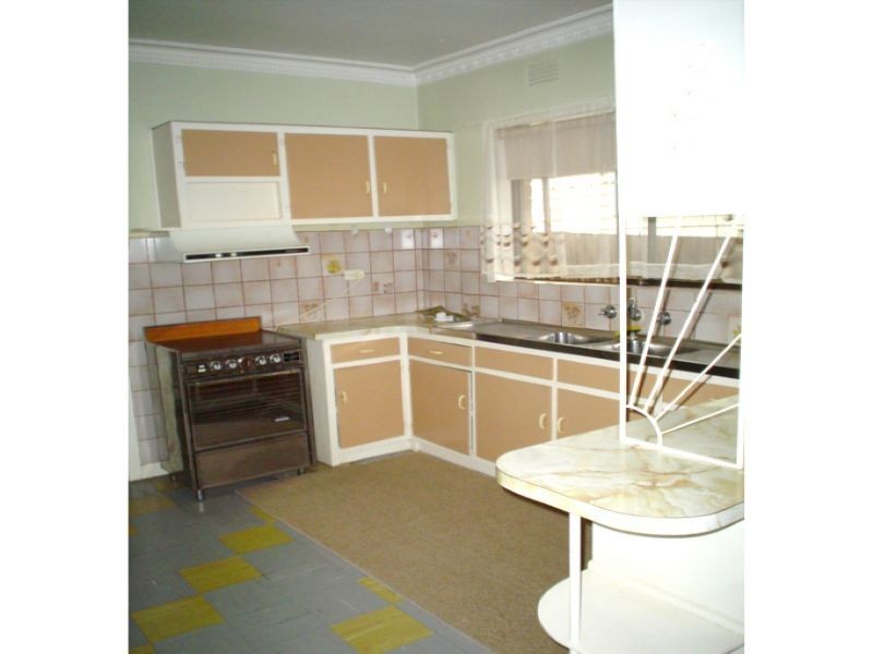 18 Lock Street, Fawkner VIC 3060