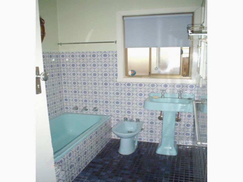 18 Lock Street, Fawkner VIC 3060