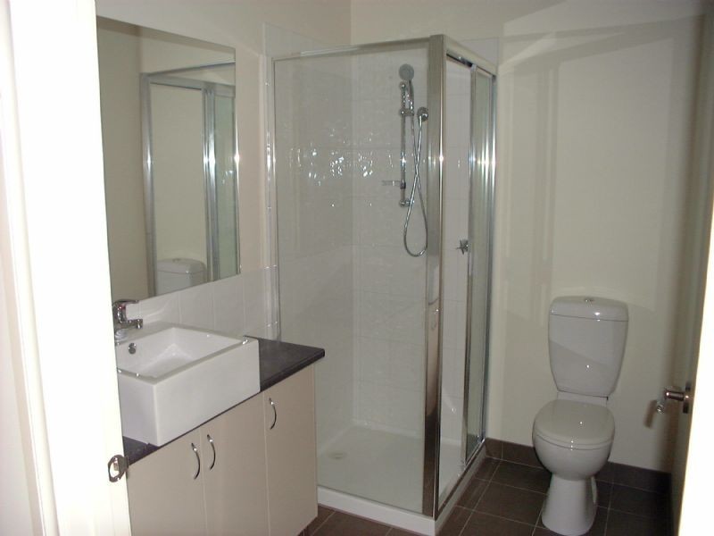 8 Strachan Street, Oak Park VIC 3046