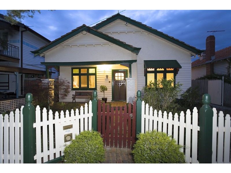 6 Third Avenue, Brunswick VIC 3056