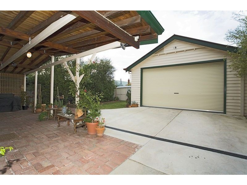 6 Third Avenue, Brunswick VIC 3056