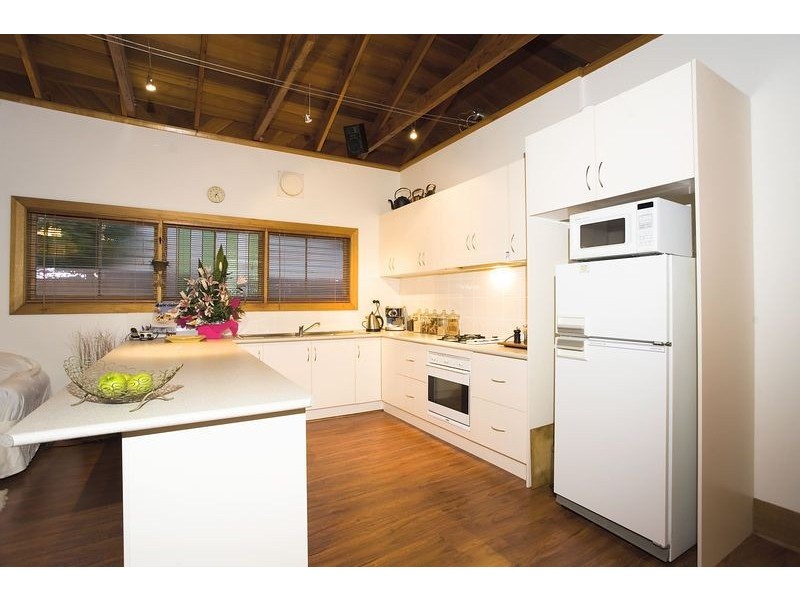 6 Third Avenue, Brunswick VIC 3056