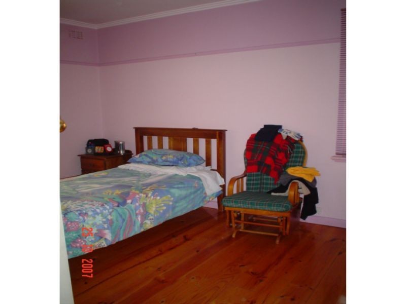 14 Moss Court, Glenroy VIC 3046