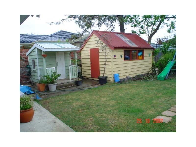 14 Moss Court, Glenroy VIC 3046