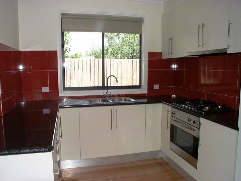 2/27 Lockley Street, Glenroy VIC 3046