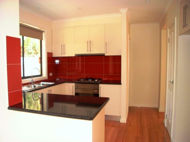 2/27 Lockley Street, Glenroy VIC 3046