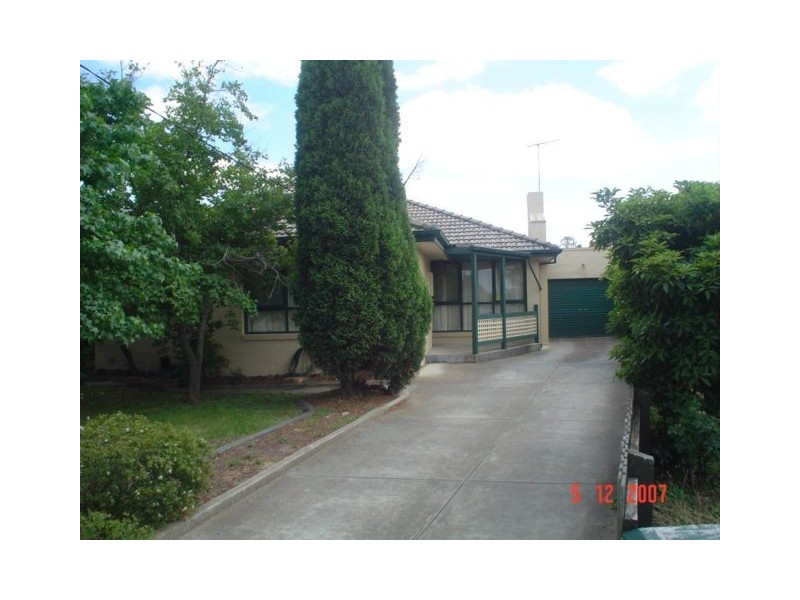 5 Wroxham Court, Fawkner VIC 3060