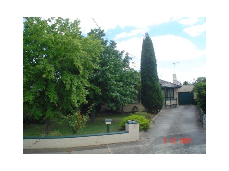 5 Wroxham Court, Fawkner VIC 3060