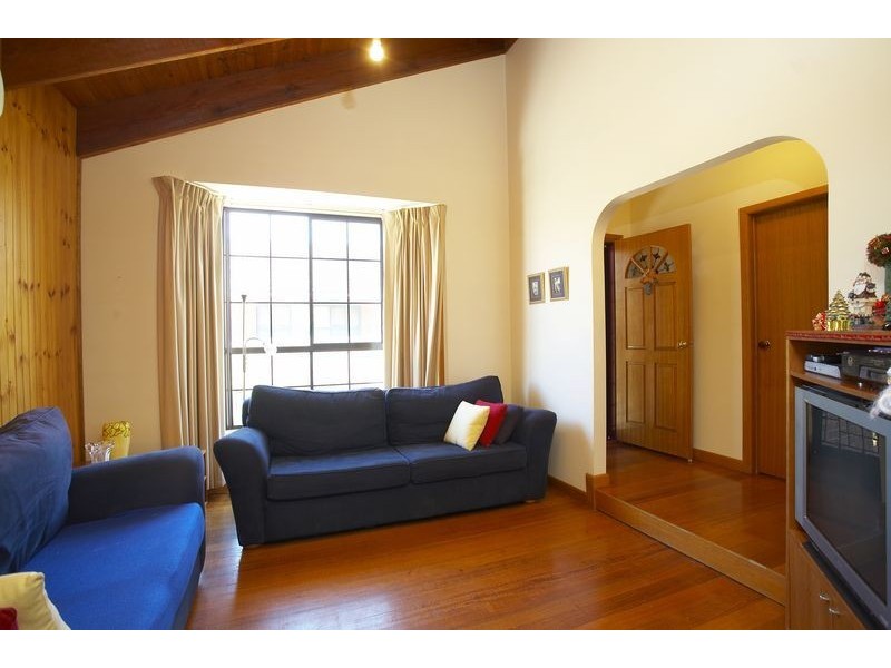 2/10 Selbourne Street, Coburg VIC 3058