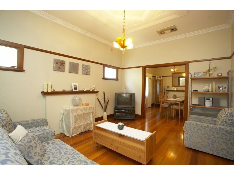 84 Grandview Avenue, Pascoe Vale South VIC 3044