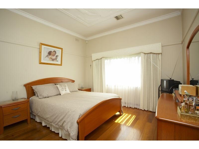 84 Grandview Avenue, Pascoe Vale South VIC 3044