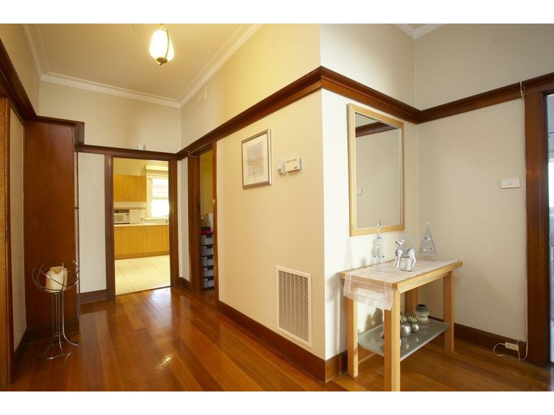 84 Grandview Avenue, Pascoe Vale South VIC 3044