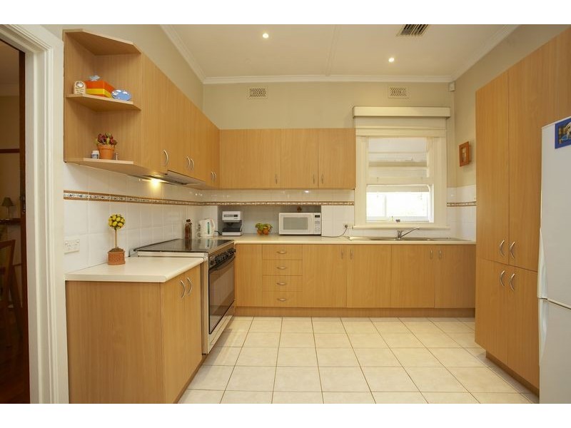 84 Grandview Avenue, Pascoe Vale South VIC 3044