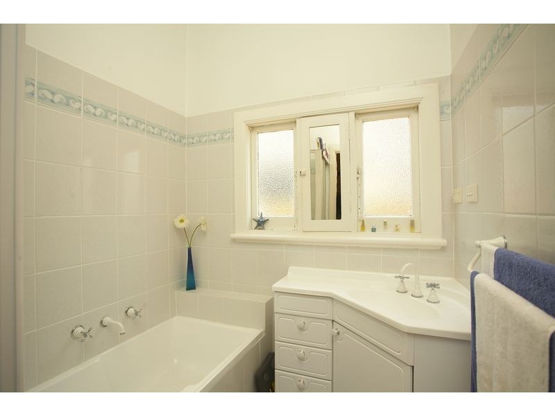 84 Grandview Avenue, Pascoe Vale South VIC 3044