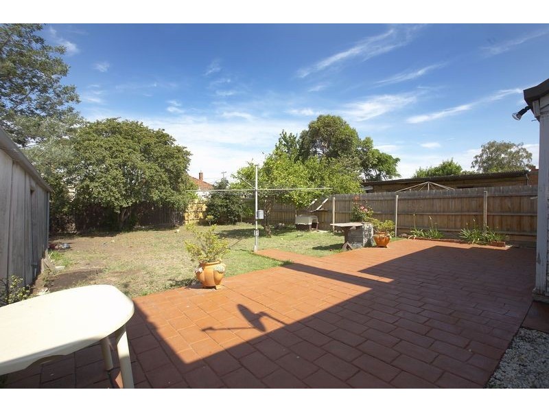84 Grandview Avenue, Pascoe Vale South VIC 3044