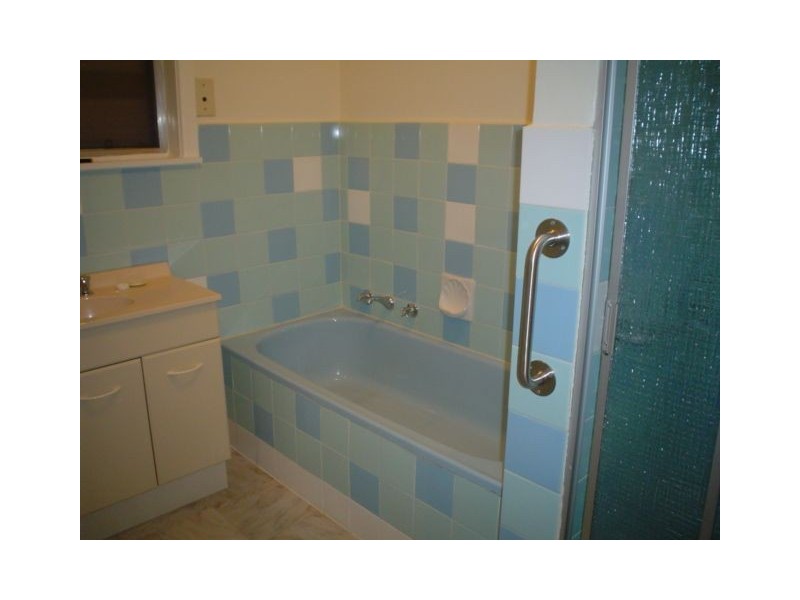 5 Patricia Drive, Fawkner VIC 3060