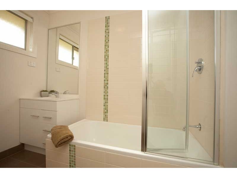 2/1 Clara Street, Fawkner VIC 3060