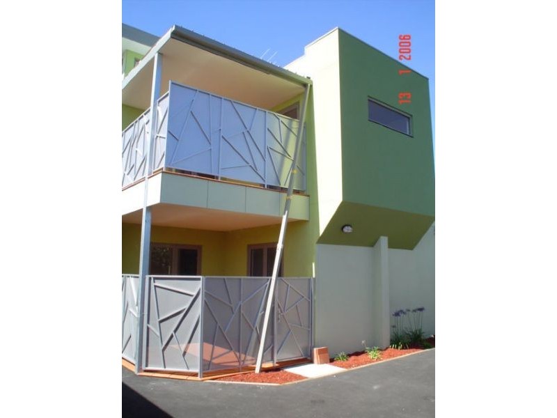 1/87 Gaffney St, Coburg VIC 3058