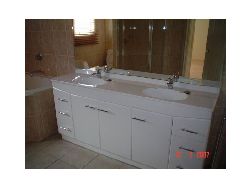 17 Rolland St, Coburg VIC 3058