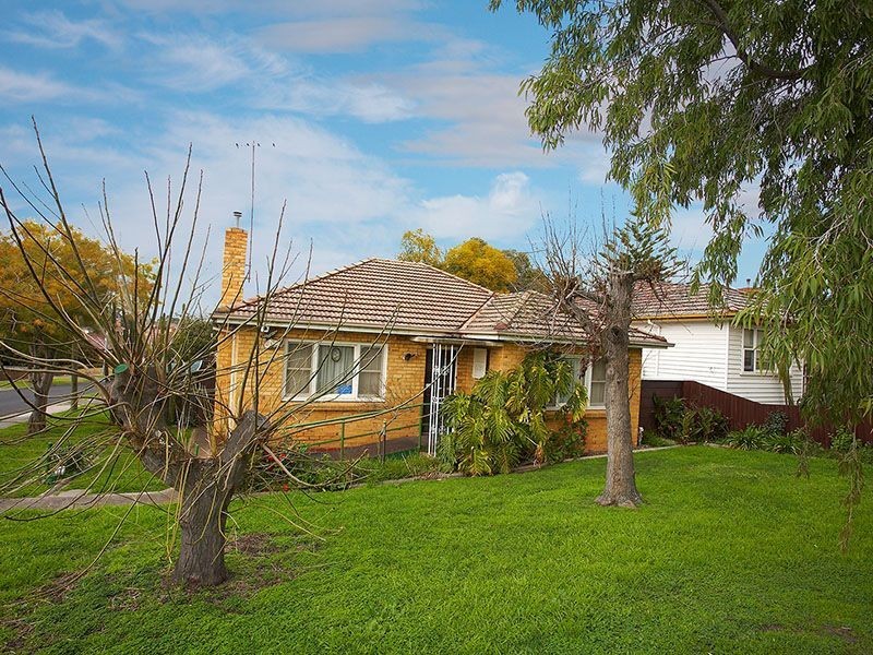 27 McMahons Road, Coburg VIC 3058