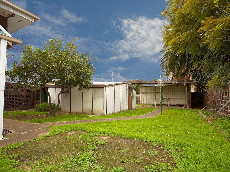 27 McMahons Road, Coburg VIC 3058