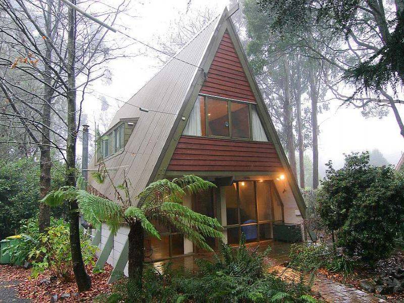 6 Claverton Avenue, Mount Dandenong VIC 3767