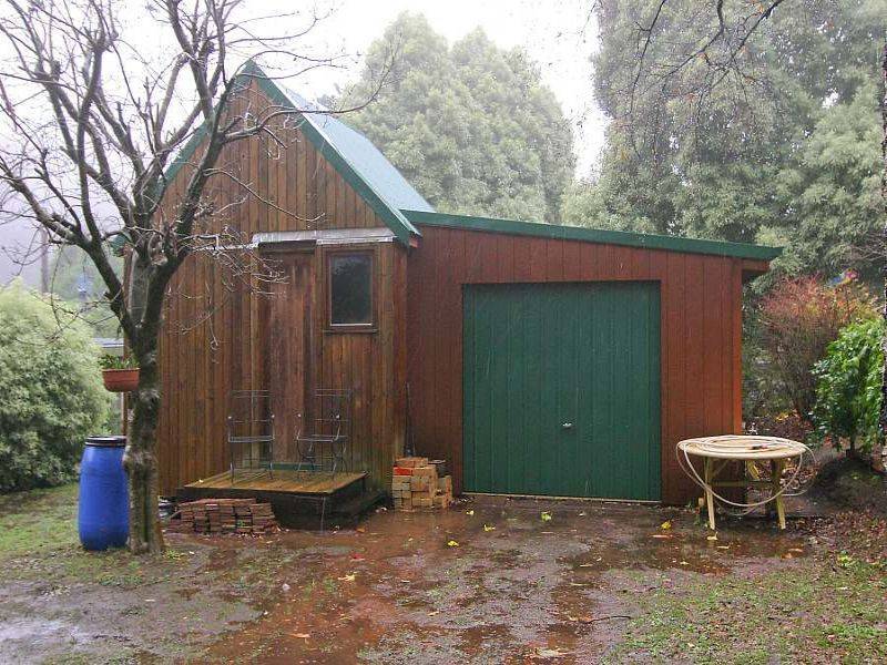 6 Claverton Avenue, Mount Dandenong VIC 3767