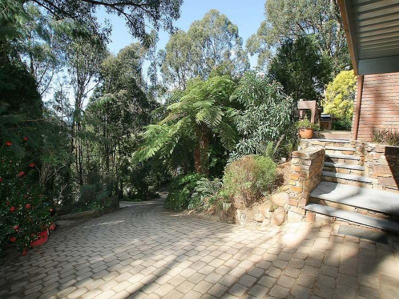 20 Rosemont Crescent, Kalorama VIC 3766