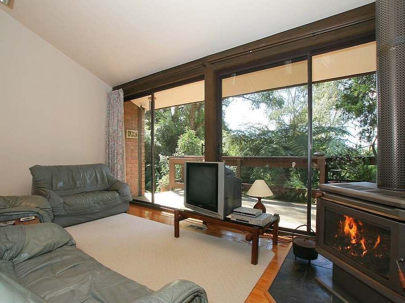 20 Rosemont Crescent, Kalorama VIC 3766