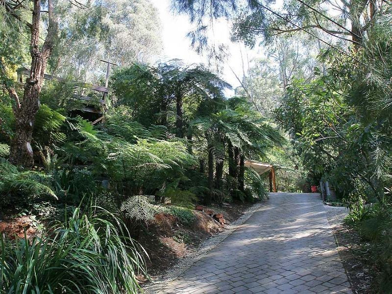 20 Rosemont Crescent, Kalorama VIC 3766