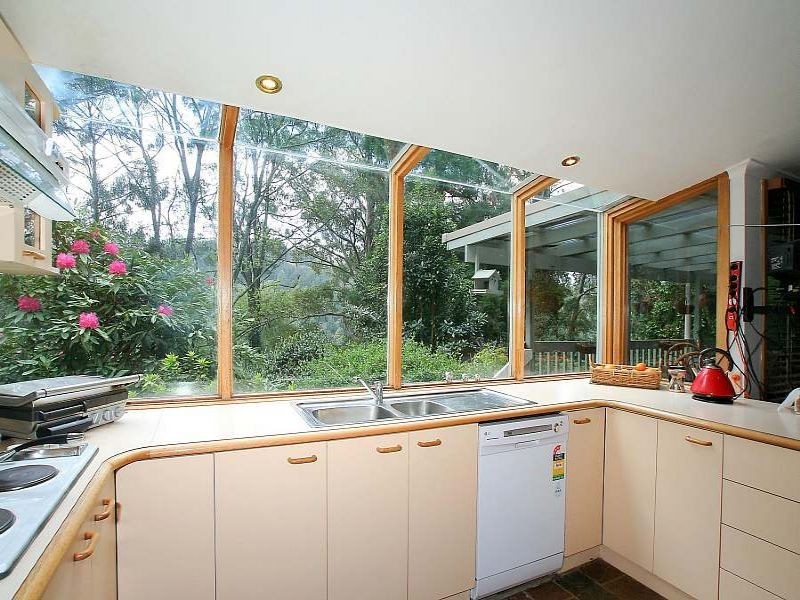 17 Warwick Farm Road, Olinda VIC 3788