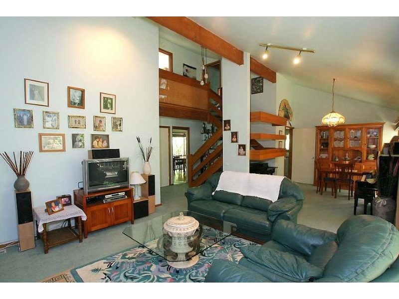 2 Thomson Avenue, Olinda VIC 3788