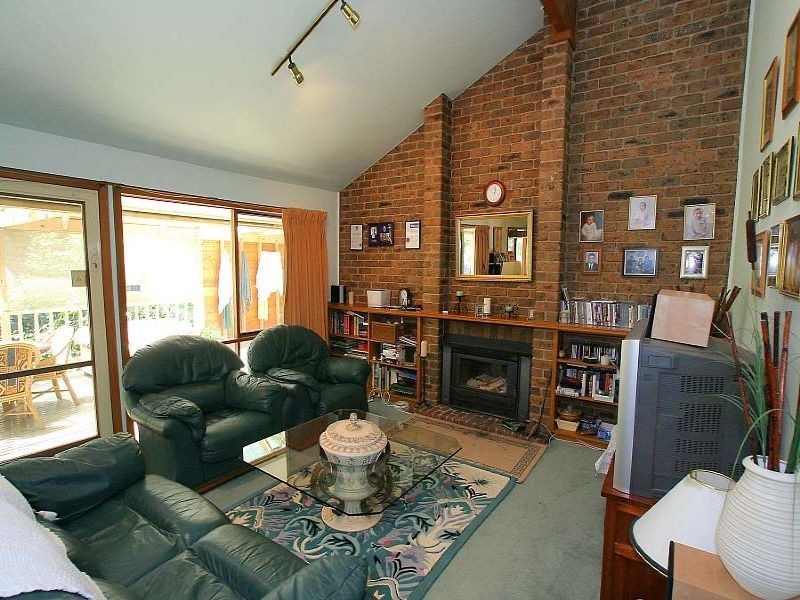 2 Thomson Avenue, Olinda VIC 3788