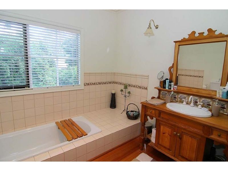 22 Falls Road, Kalorama VIC 3766