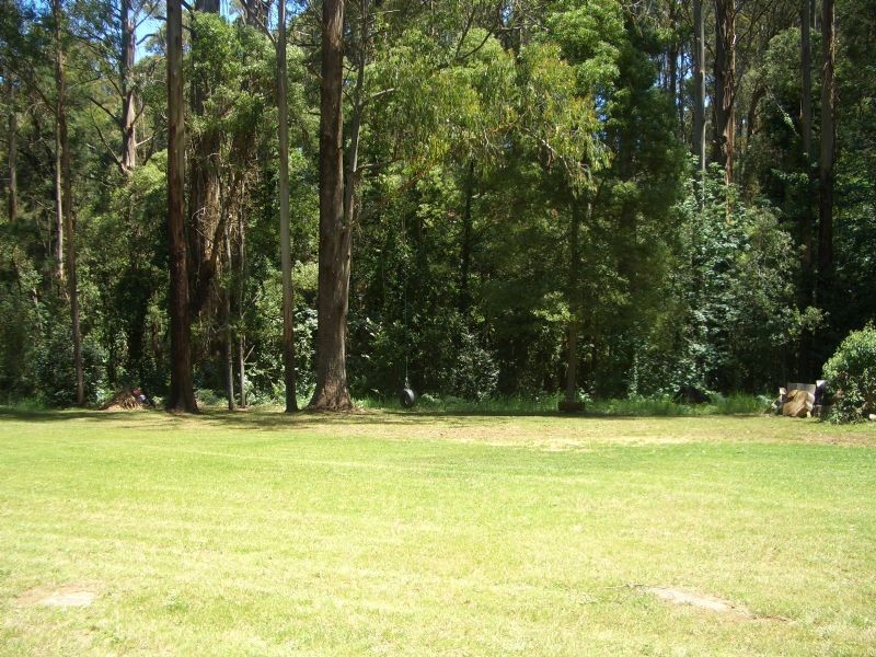 4 Farndons Road, Mount Dandenong VIC 3767