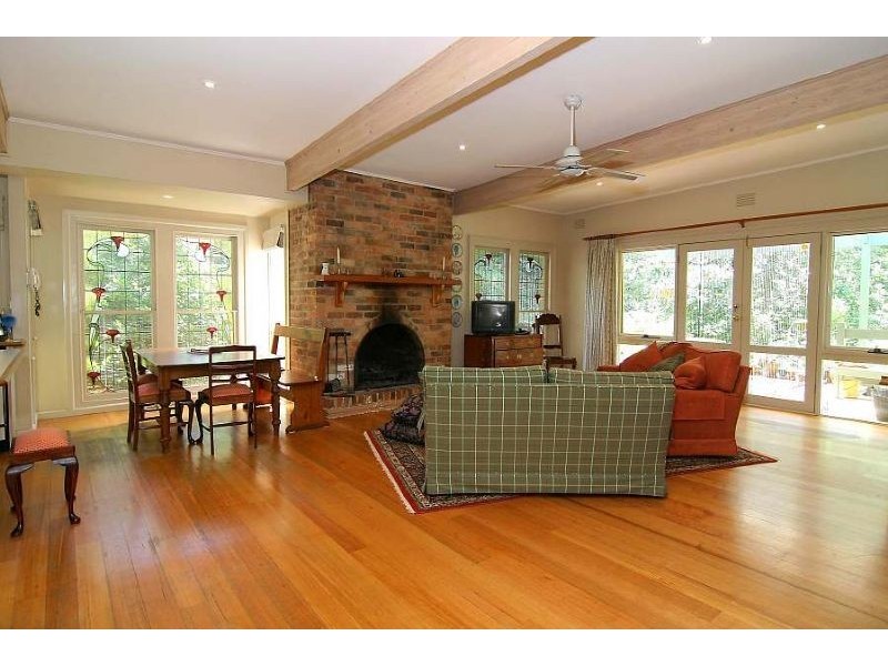 16 School Road, Ferny Creek VIC 3786