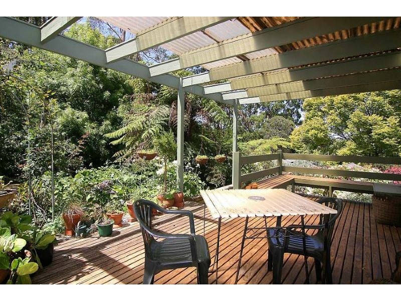 16 School Road, Ferny Creek VIC 3786