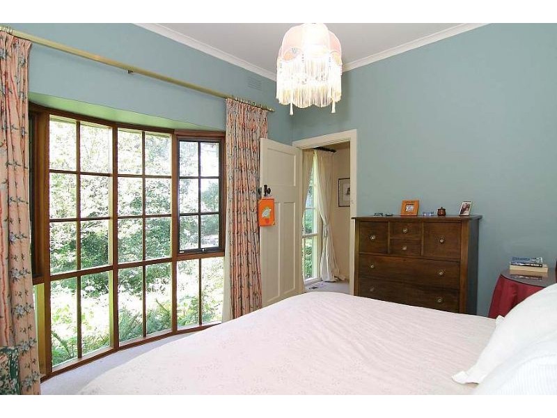 16 School Road, Ferny Creek VIC 3786