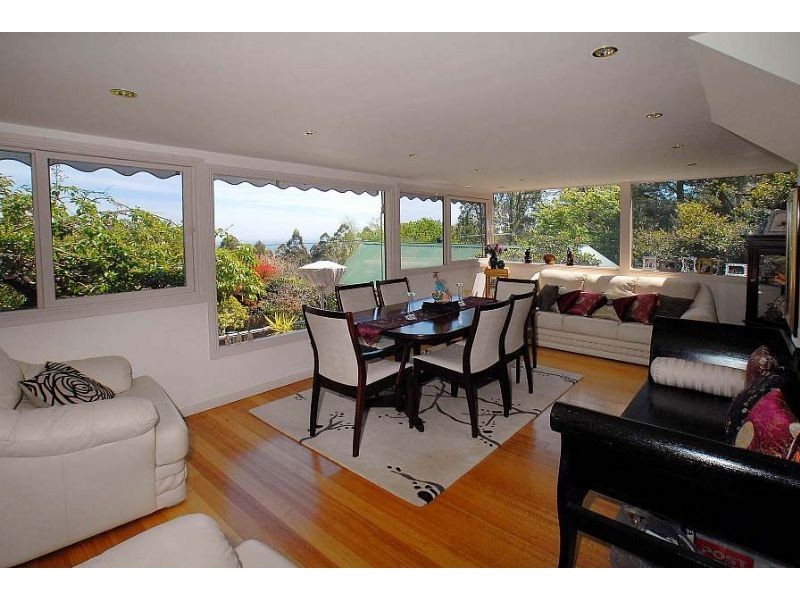 4 Monash Avenue, Olinda VIC 3788