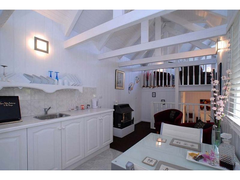 4 Monash Avenue, Olinda VIC 3788