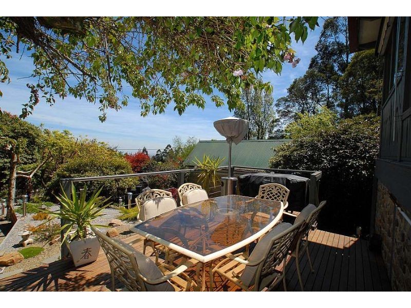 4 Monash Avenue, Olinda VIC 3788